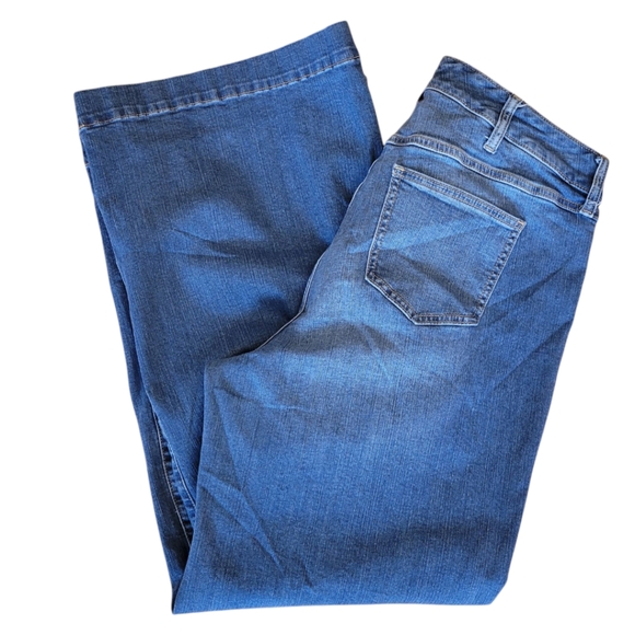 Torrid Wide Leg Medium Wash Denim Jeans Size 16R - Picture 4 of 5